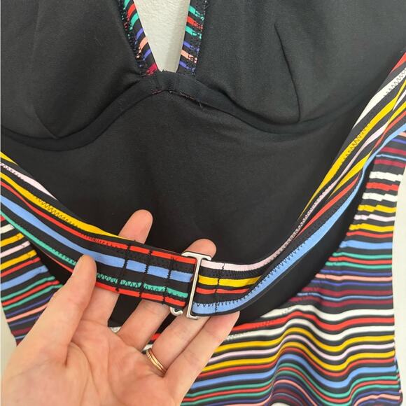 Old Navy Halter Underwire One Piece Swimsuit in Multi Stripe - Size XXL - Picture 4 of 8